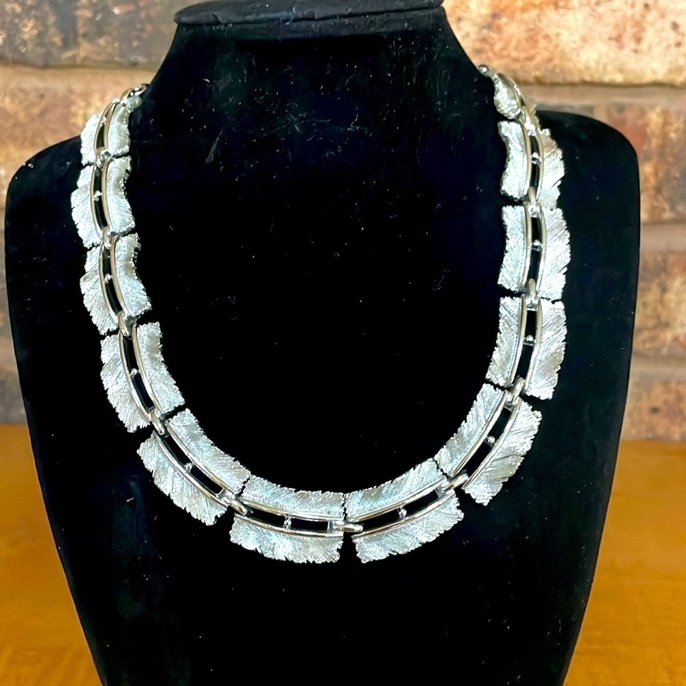 Lisner Silver Tone Shiny Multi Link Necklace Choker - Picture 2 of 6